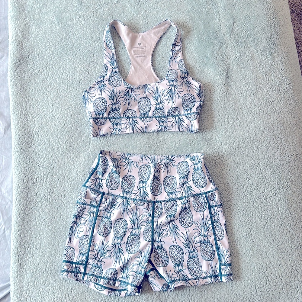 Love Fitness bra and shorts set